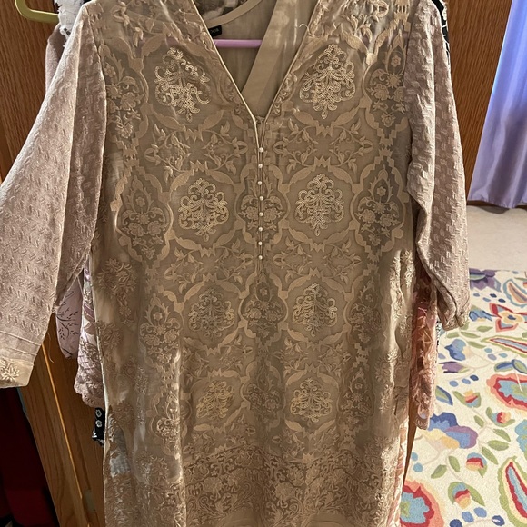 Cream Agha Noor Kurti - Picture 3 of 3